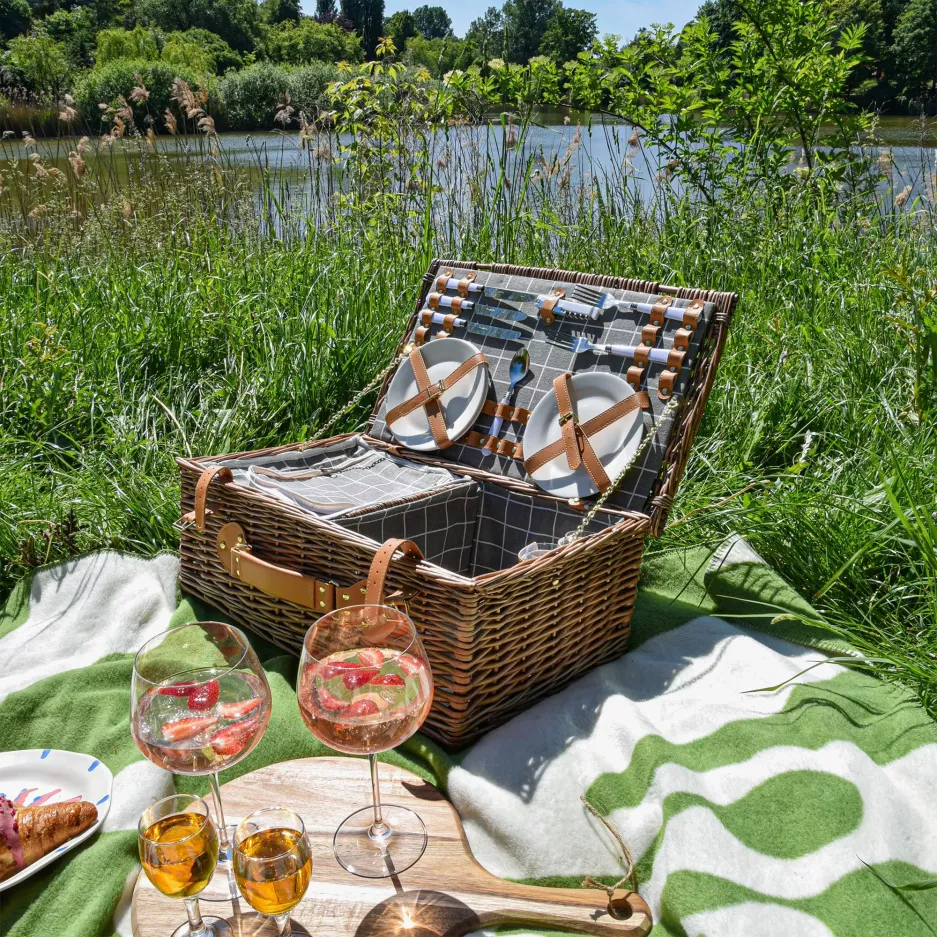 Kosz piknikowy z wyposażeniem dla 4 osób DUKA PICKNICK brązowy szary