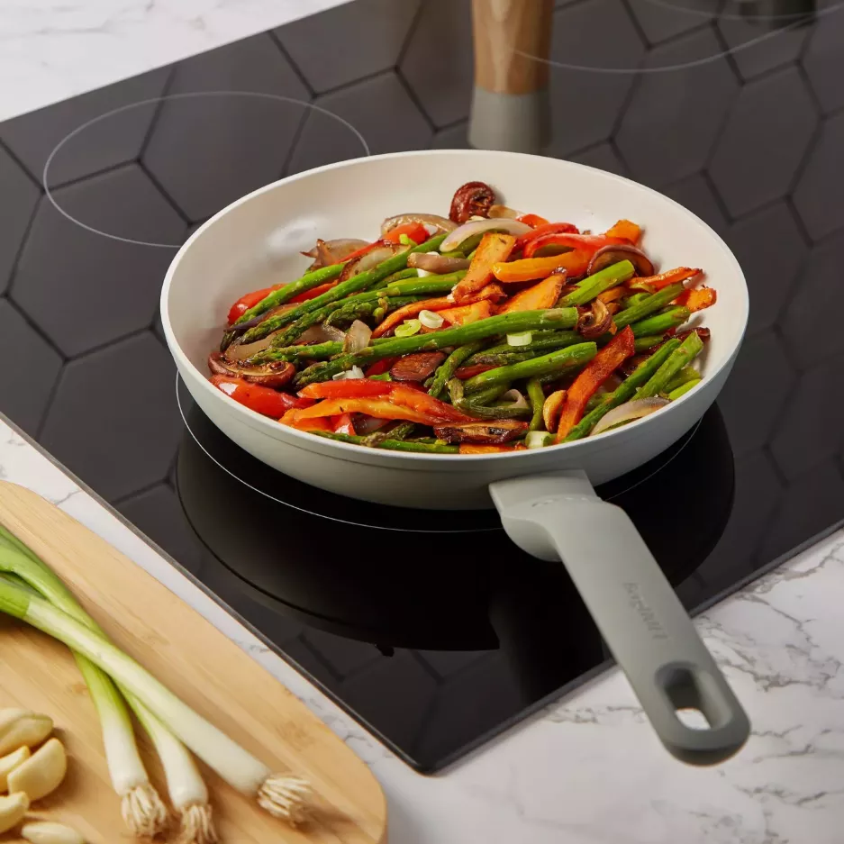 Patelnia z powłoką nieprzywierającą BERGHOFF BALANCE 20 cm szara aluminiowa