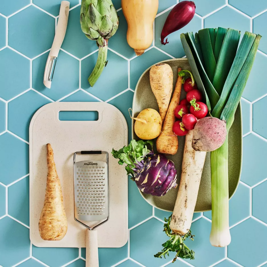 Obieraczka do warzyw GASTROMAX 18 cm beżowa