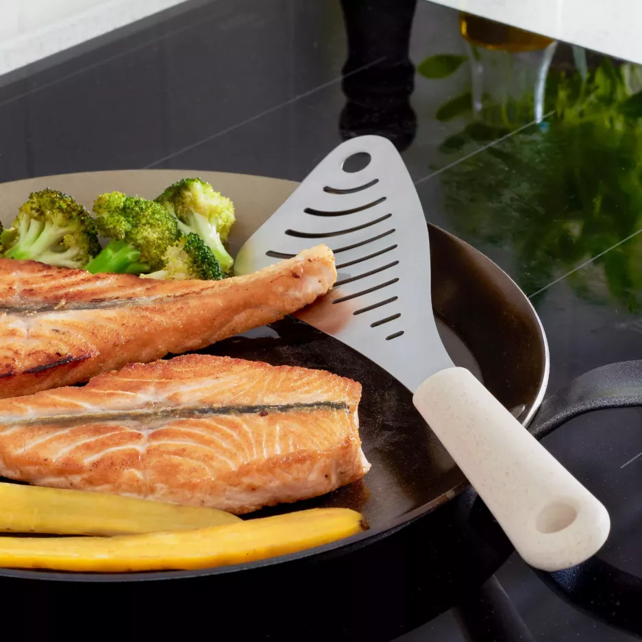 Łopatka kuchenna z otworami GASTROMAX stal nierdzewna