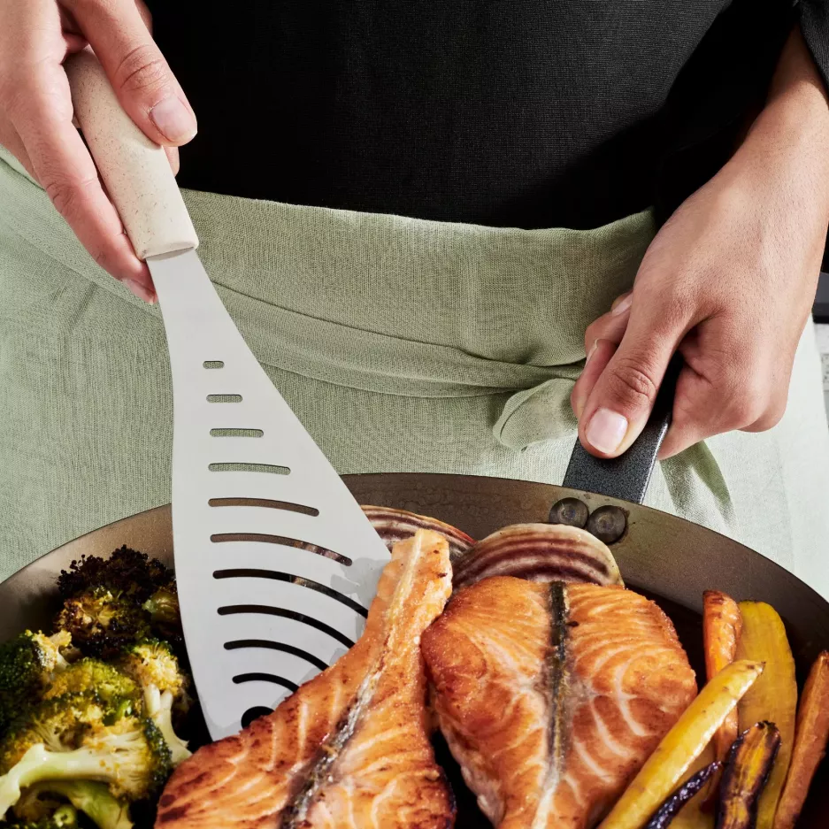 Łopatka kuchenna z otworami GASTROMAX stal nierdzewna