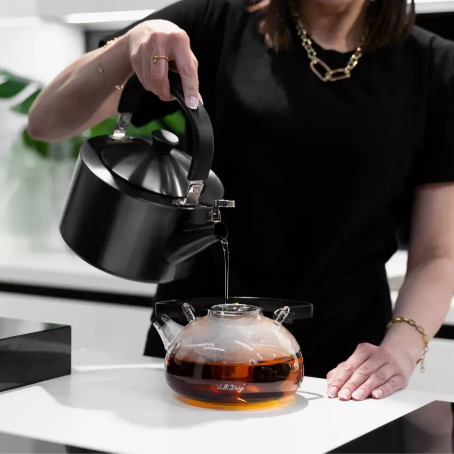 Czajnik z gwizdkiem VIALLI DESIGN DIAMANTE 1,5l grafitowy matowy